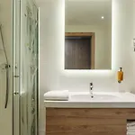 Ibis Styles East 호텔