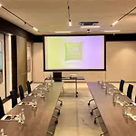 Ibis Styles East 3*