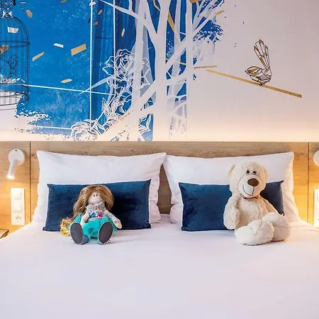 Ibis Styles East Отель 3*