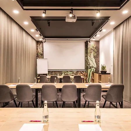 Отель Ibis Styles East