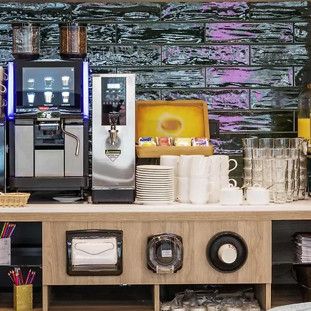 Hotel Ibis Styles East 3*