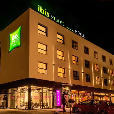 Ibis Styles East 3*