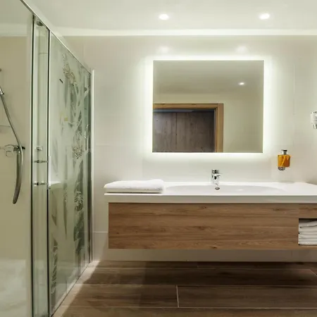 Ξενοδοχείο Ibis Styles East 3*