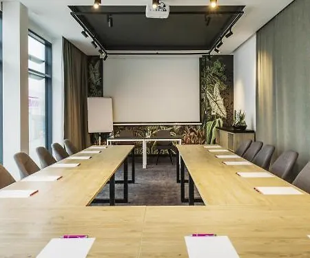 Ibis Styles East