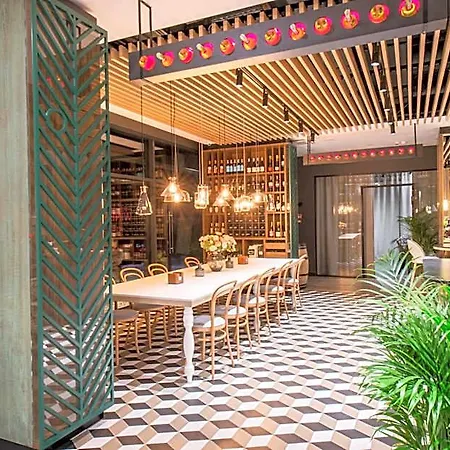 Ibis Styles East Ξενοδοχείο
