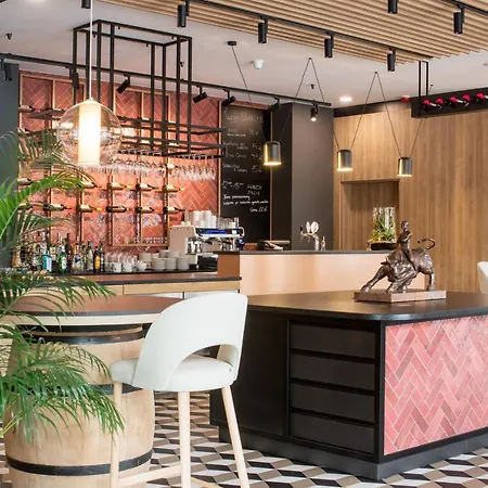 Ibis Styles East Hotell 3*