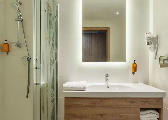 Ibis Styles East מלון