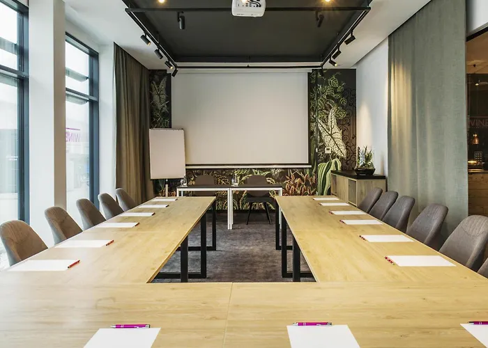 מלון Ibis Styles East 3*