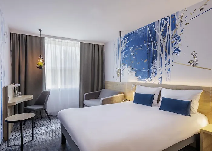 Ibis Styles East Otel 3*